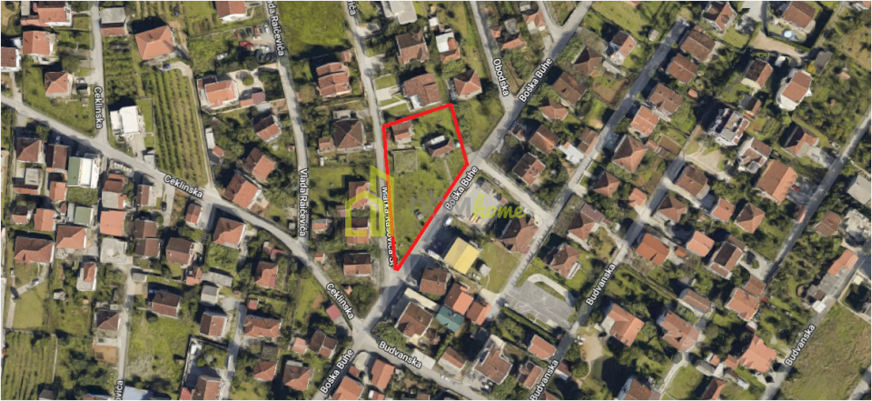 Plac 1962m2, Tološi